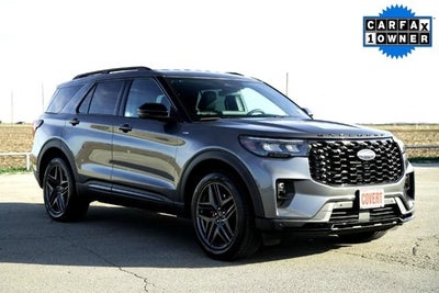 2025 Ford Explorer ST-Line