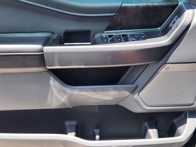 2024 Ford F-150 Lightning Flash