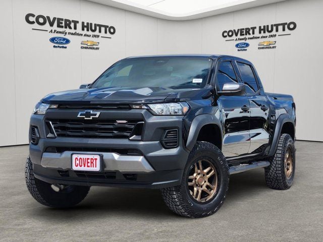 2025 Chevrolet Colorado 4WD Trail Boss Crew Cab Short Box's photo
