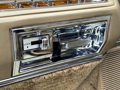 1989 Lincoln Town Car Signature