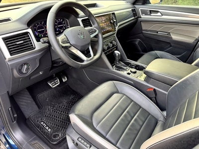 2022 Volkswagen Atlas Cross Sport 3.6L V6 SEL Premium R-Line