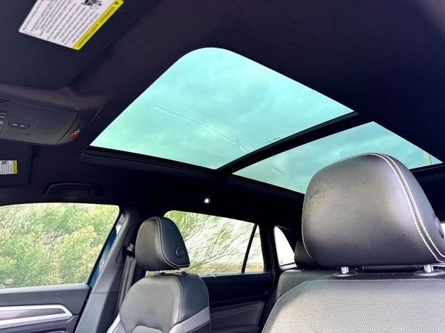 2022 Volkswagen Atlas Cross Sport 3.6L V6 SEL Premium R-Line