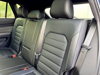 2022 Volkswagen Atlas Cross Sport 3.6L V6 SEL Premium R-Line