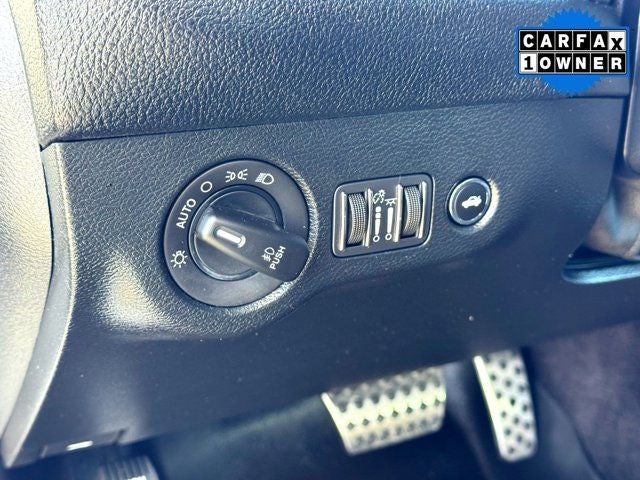 2018 Dodge Challenger R/T Shaker