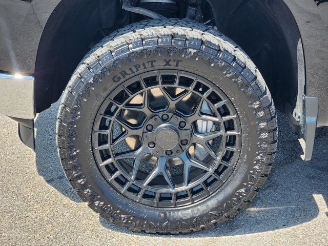 2024 Chevrolet Silverado 1500 LT LT1
