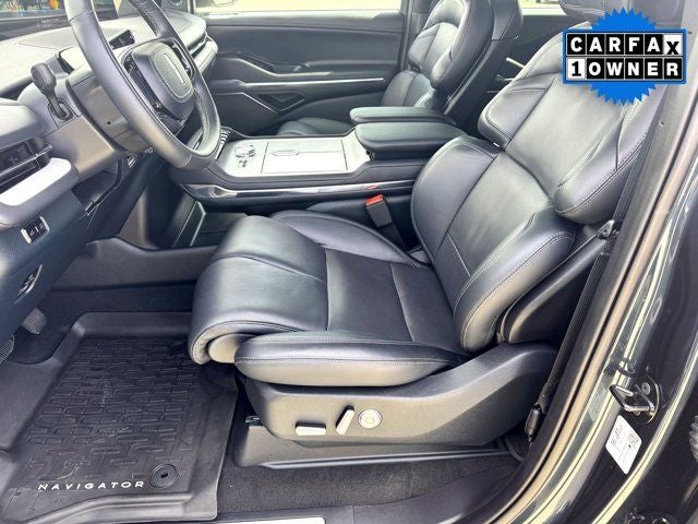 2025 Lincoln Navigator Reserve Jet Appearance