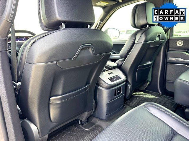 2025 Lincoln Navigator Reserve Jet Appearance