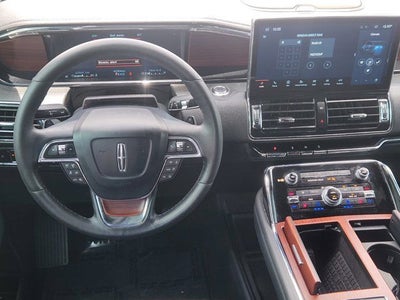 2023 Lincoln Navigator L Reserve