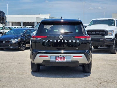 2025 Nissan Pathfinder SL