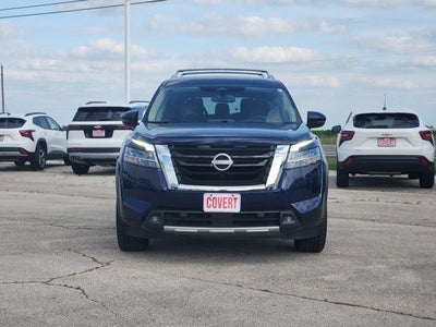 2022 Nissan Pathfinder SL