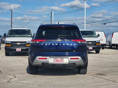 2022 Nissan Pathfinder SL