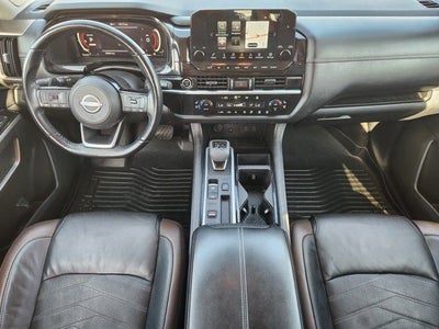 2023 Nissan Pathfinder Platinum