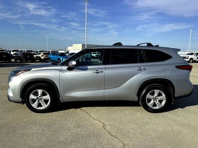 2022 Toyota Highlander LE