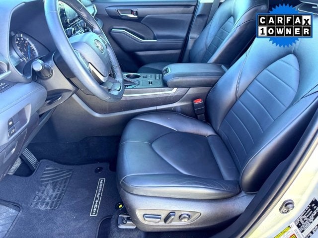 2022 Toyota Highlander Hybrid XLE