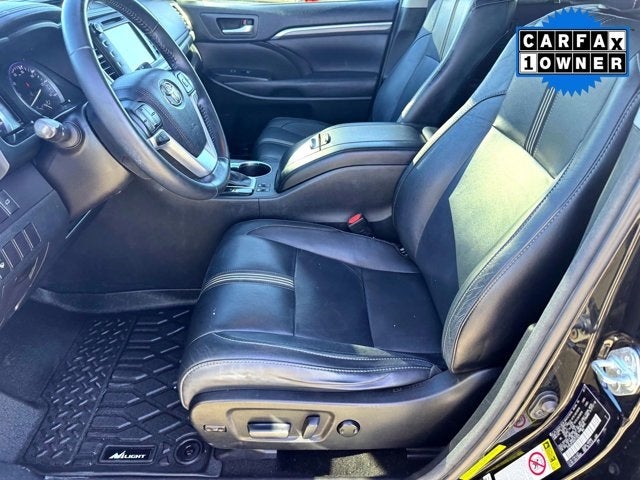 2017 Toyota Highlander SE