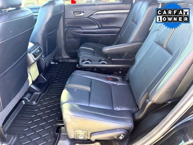 2017 Toyota Highlander SE