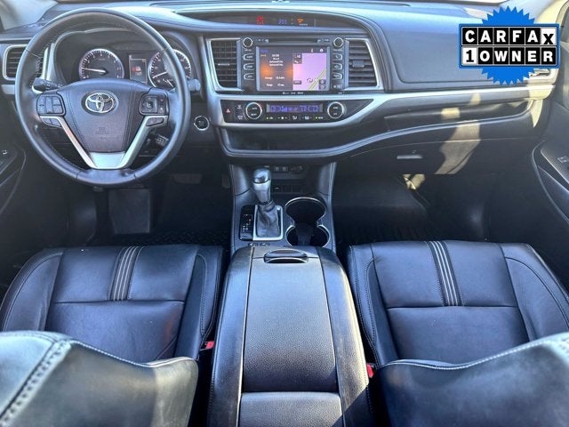 2017 Toyota Highlander SE
