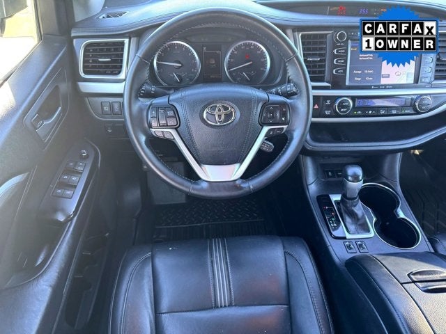 2017 Toyota Highlander SE