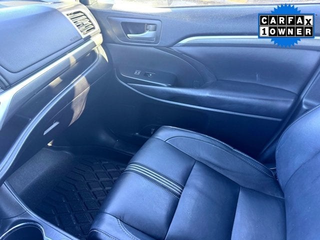 2017 Toyota Highlander SE