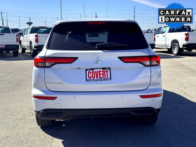 2022 Mitsubishi Outlander ES