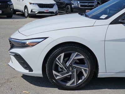 2025 Hyundai Elantra SEL Sport