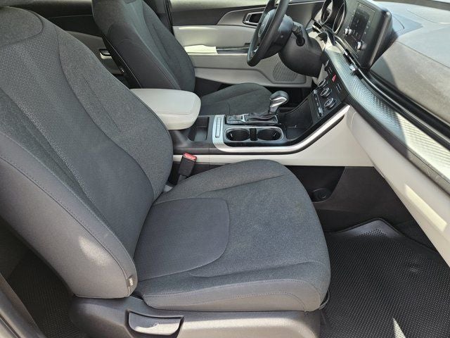 2022 Kia Carnival LX