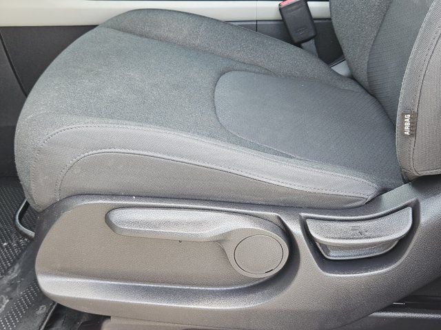 2022 Kia Carnival LX