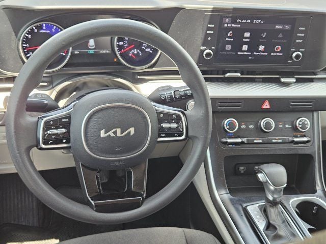 2022 Kia Carnival LX