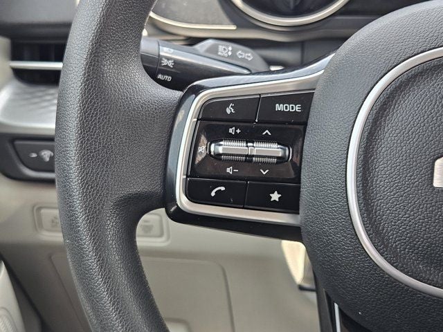 2022 Kia Carnival LX