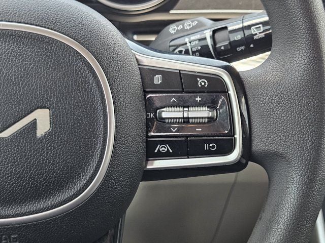 2022 Kia Carnival LX