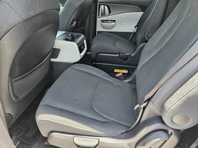 2022 Kia Carnival LX