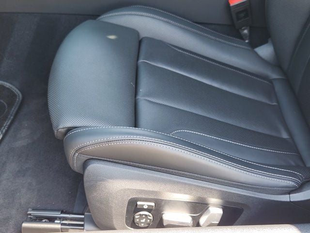 2025 BMW 8 Series 840i