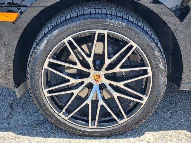 2023 Porsche Macan Base
