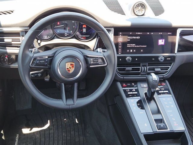2023 Porsche Macan Base