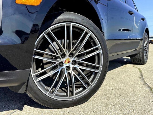 2020 Porsche Macan Base PREMIUM PACKAGE PLUS