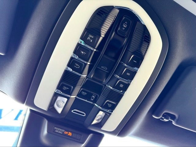 2020 Porsche Macan Base PREMIUM PACKAGE PLUS