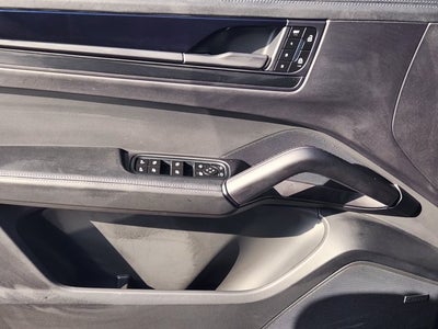 2025 Porsche Cayenne GTS