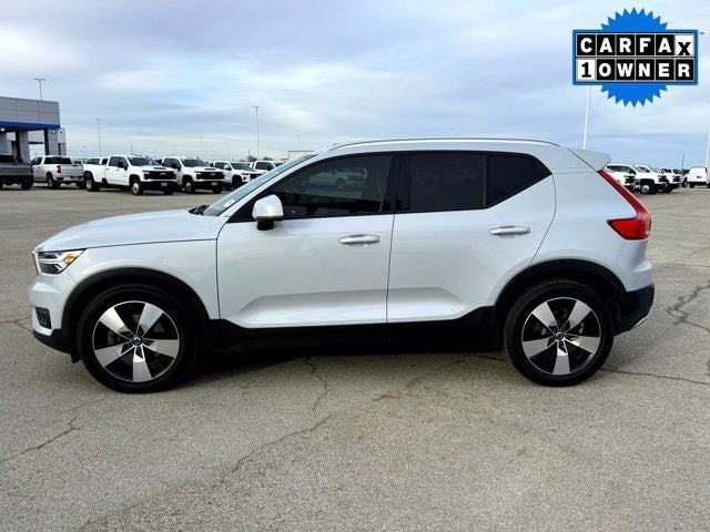 2022 Volvo XC40 Momentum