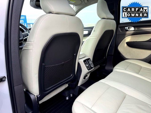 2022 Volvo XC40 Momentum