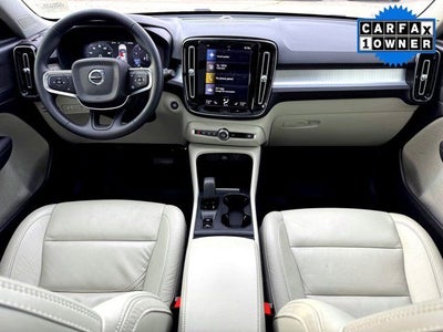 2022 Volvo XC40 Momentum