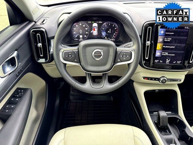 2022 Volvo XC40 Momentum