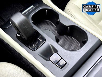 2022 Volvo XC40 Momentum