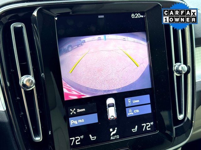 2022 Volvo XC40 Momentum