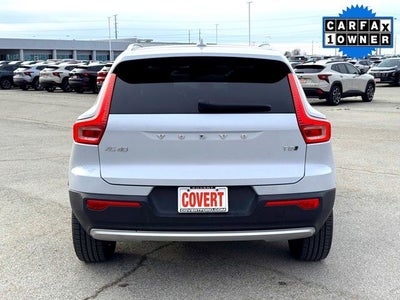 2022 Volvo XC40 Momentum