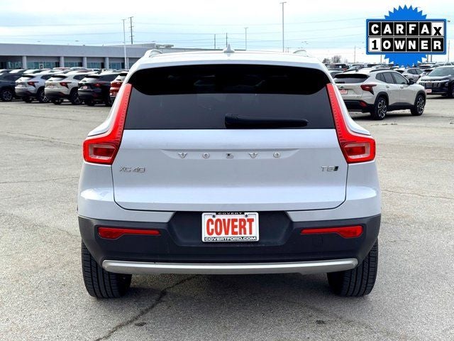 2022 Volvo XC40 Momentum