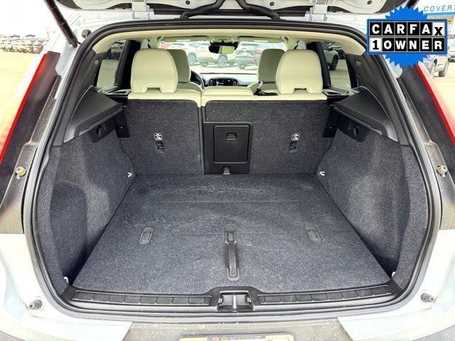 2022 Volvo XC40 Momentum