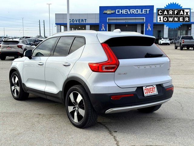 2022 Volvo XC40 Momentum