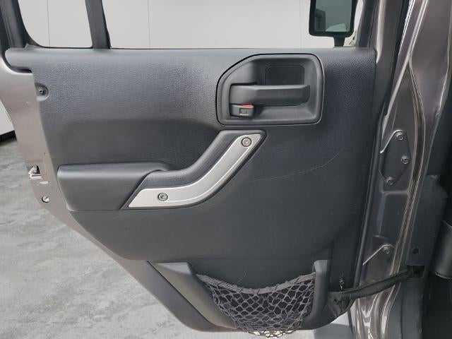 2014 Jeep Wrangler Unlimited 4WD 4dr Sahara