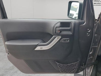 2014 Jeep Wrangler Unlimited 4WD 4dr Sahara