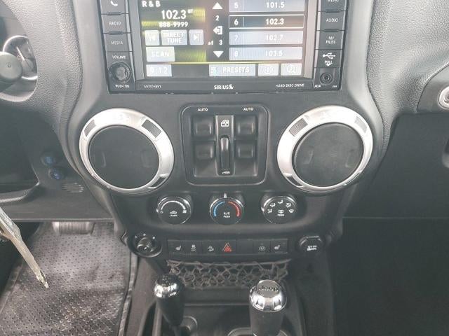 2014 Jeep Wrangler Unlimited 4WD 4dr Sahara